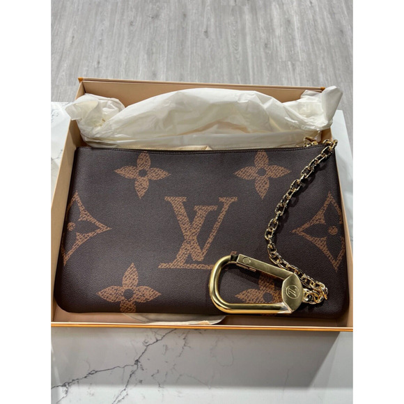Louis Vuitton Pochette Clés XL Giant Key Pouch Monogram Brown Chain Runway Bag - Picture 9 of 12